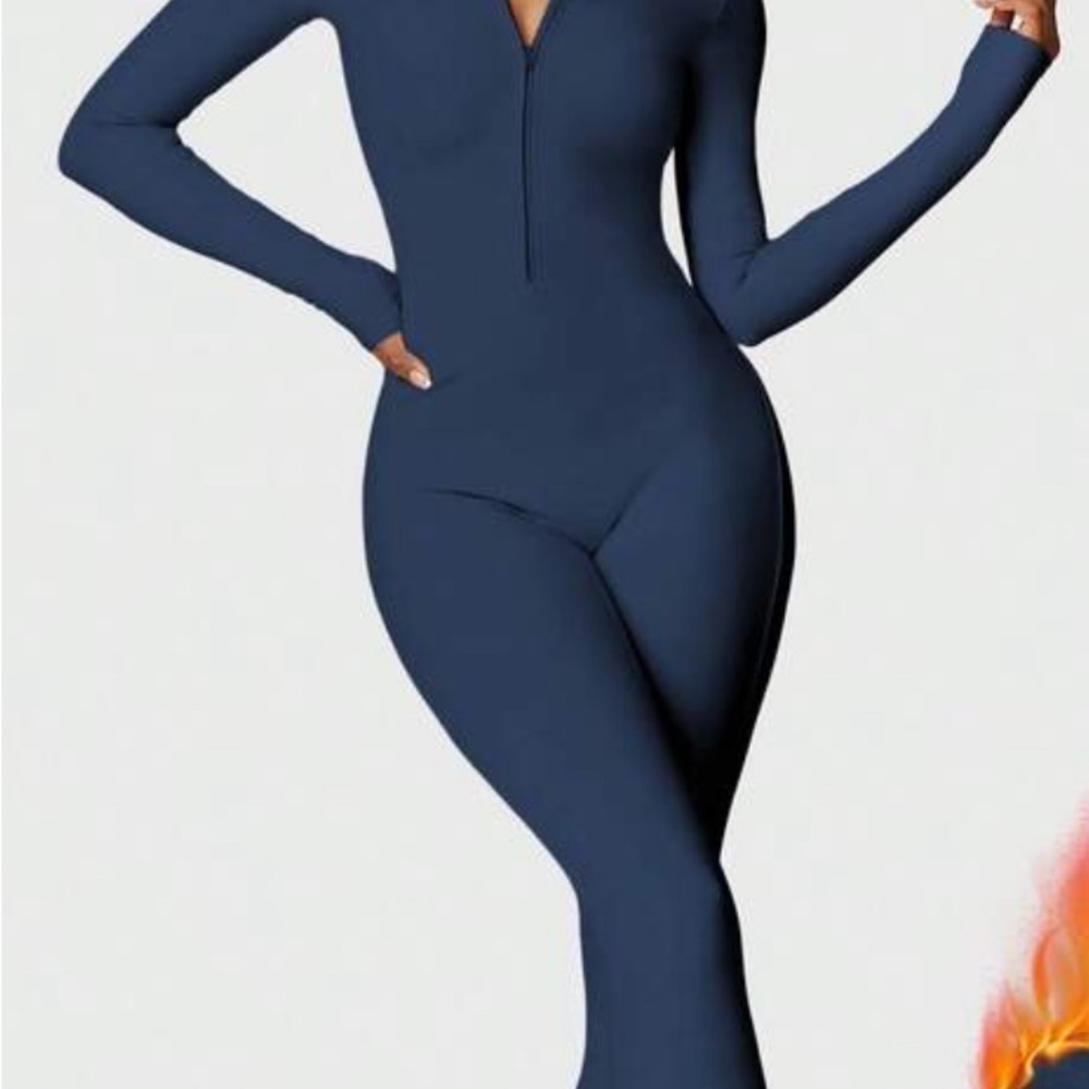 Sleek Navy Long-Sleeve Zipper Jumpsuit